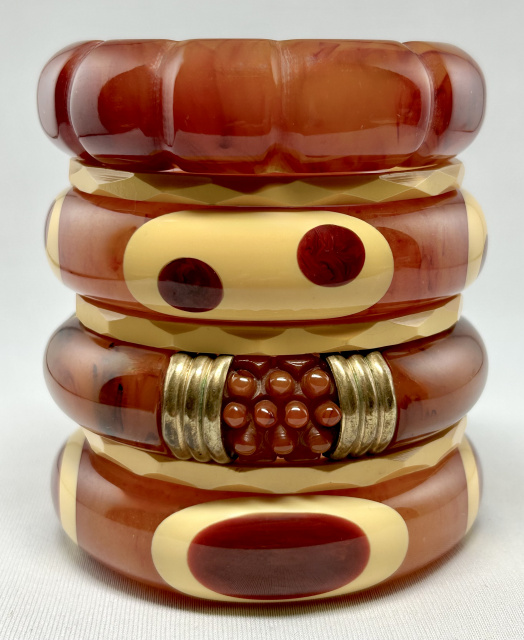 SZ3 Shultz carnelian with dots bakelite bangles